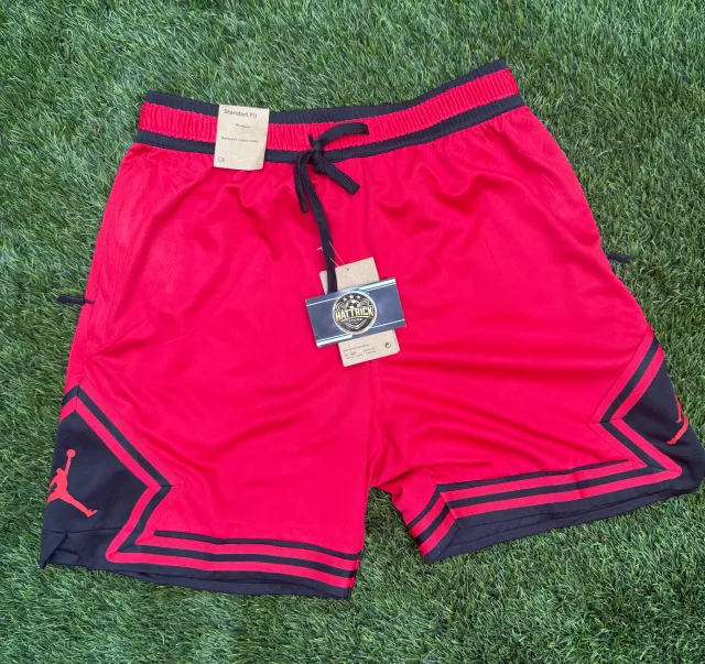 Short Jordan rojo ( jumpman rojo)