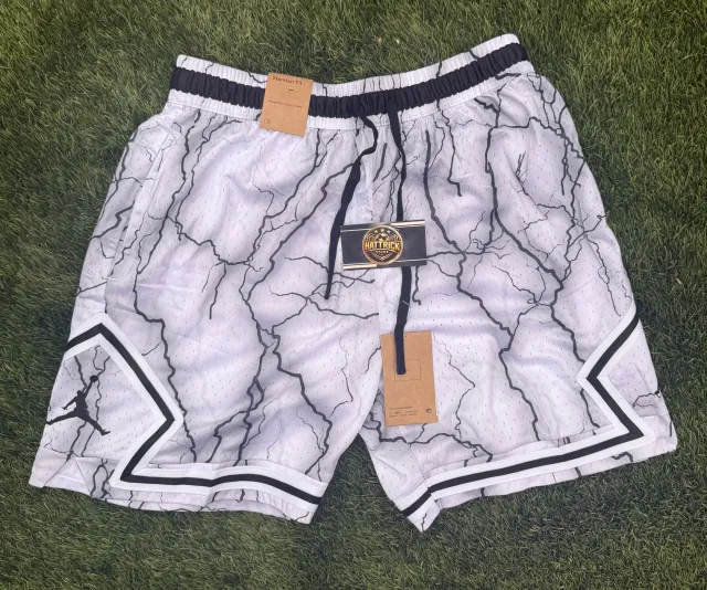 Short Jordan Estampado Gris