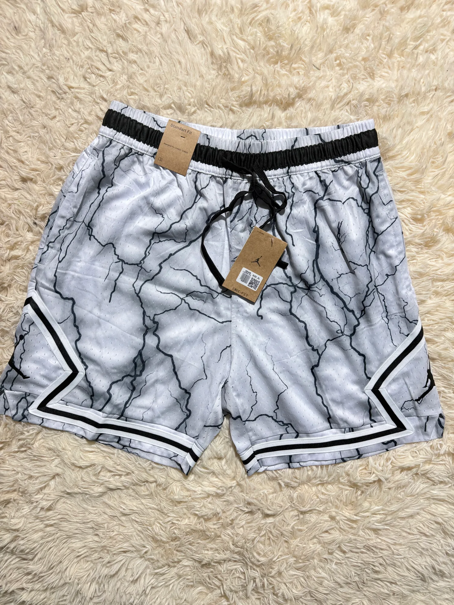 Short Jordan Estampado Gris